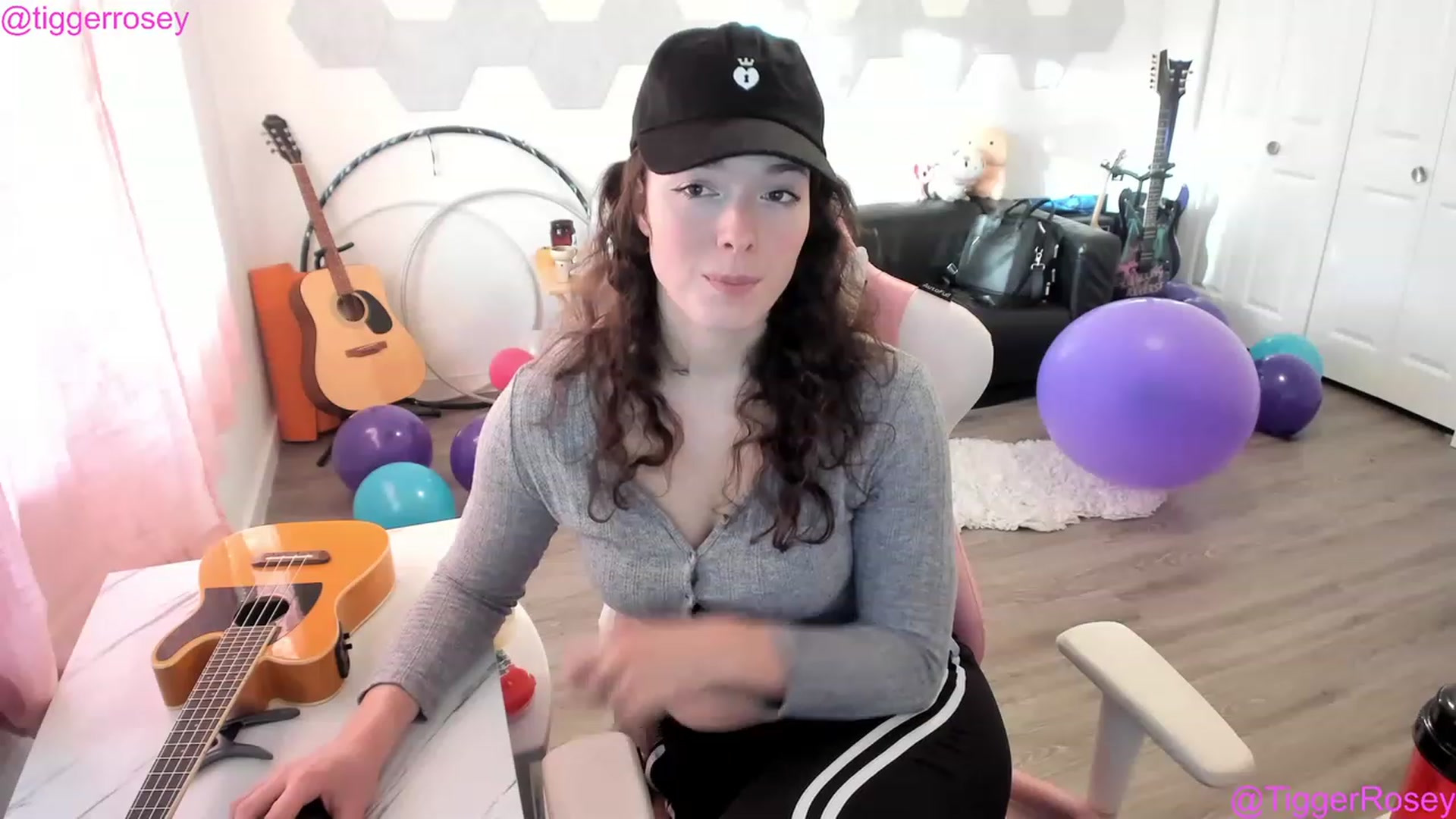 Gallery image thumbnail from TiggerRosey's myfreecams stream on, 04/14/2023, 02:10 image 12 of 20