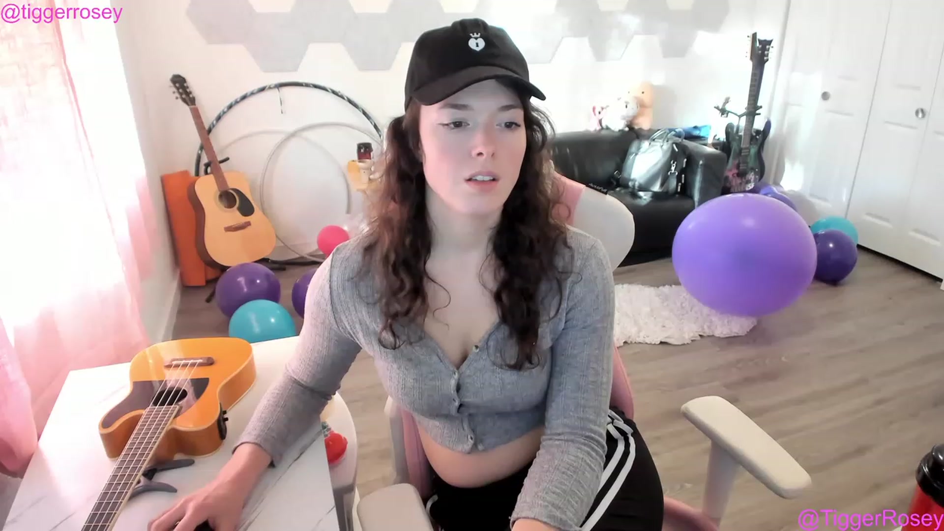 Gallery image thumbnail from TiggerRosey's myfreecams stream on, 04/14/2023, 02:10 image 16 of 20
