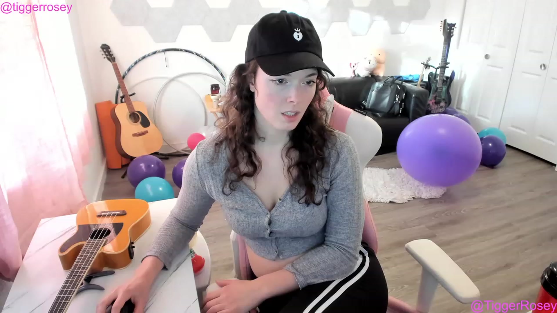 Gallery image thumbnail from TiggerRosey's myfreecams stream on, 04/14/2023, 02:10 image 13 of 20