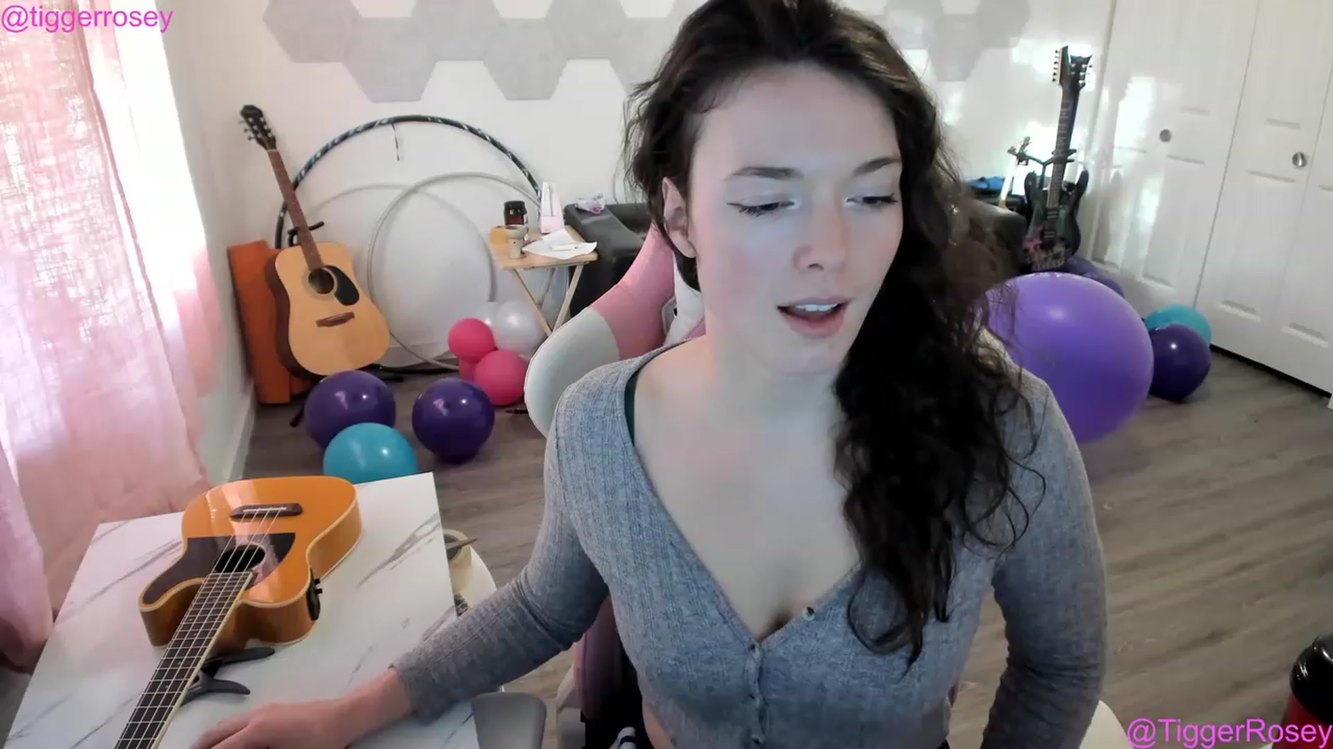 Gallery image thumbnail from TiggerRosey's myfreecams stream on, 04/14/2023, 02:10 image 19 of 20