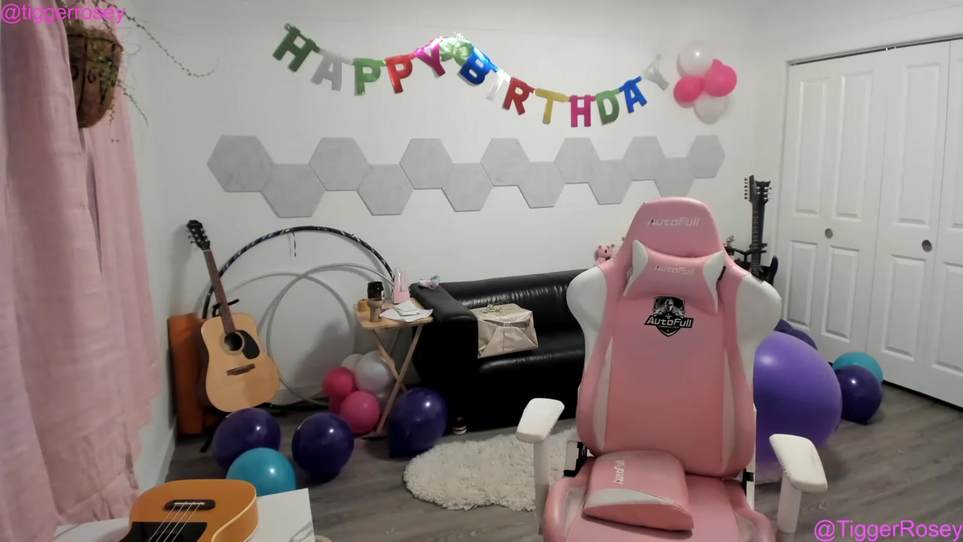 Gallery image thumbnail from TiggerRosey's myfreecams stream on, 04/14/2023, 03:18 image 15 of 20