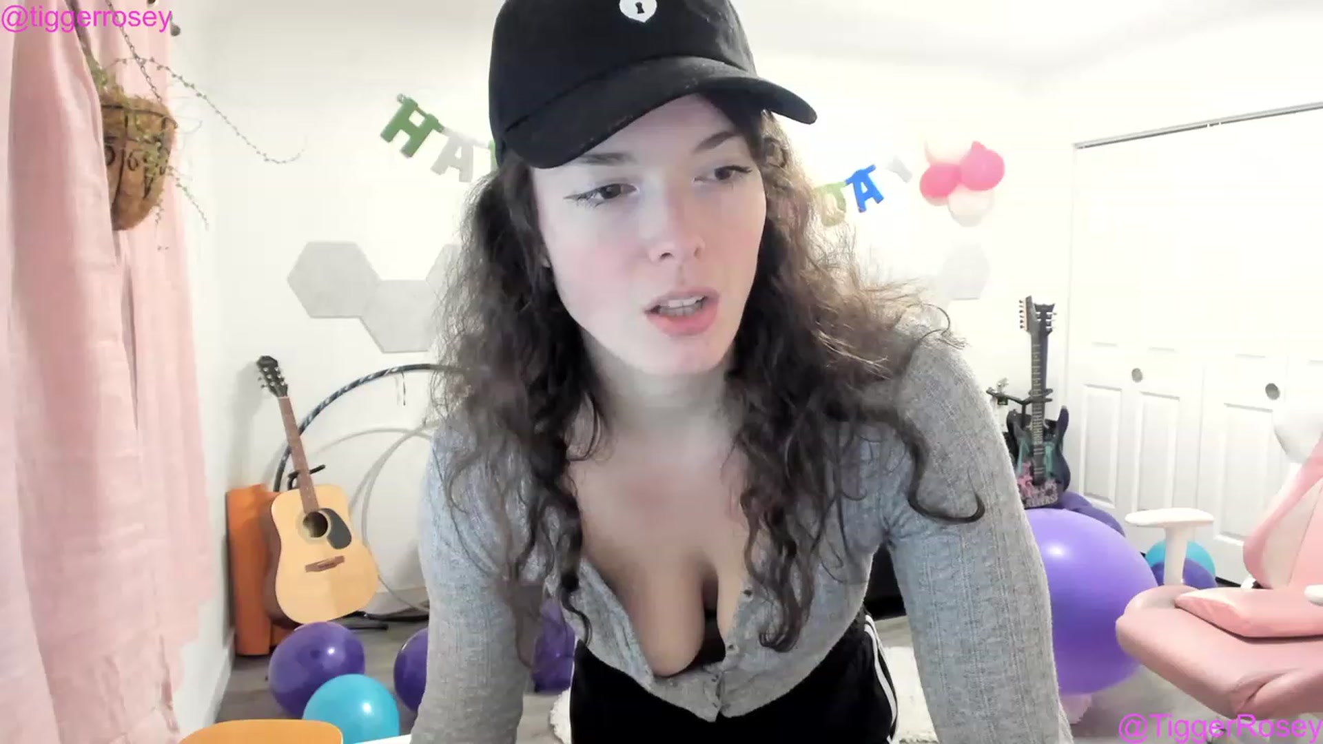 Gallery image thumbnail from TiggerRosey's myfreecams stream on, 04/14/2023, 03:18 image 17 of 20