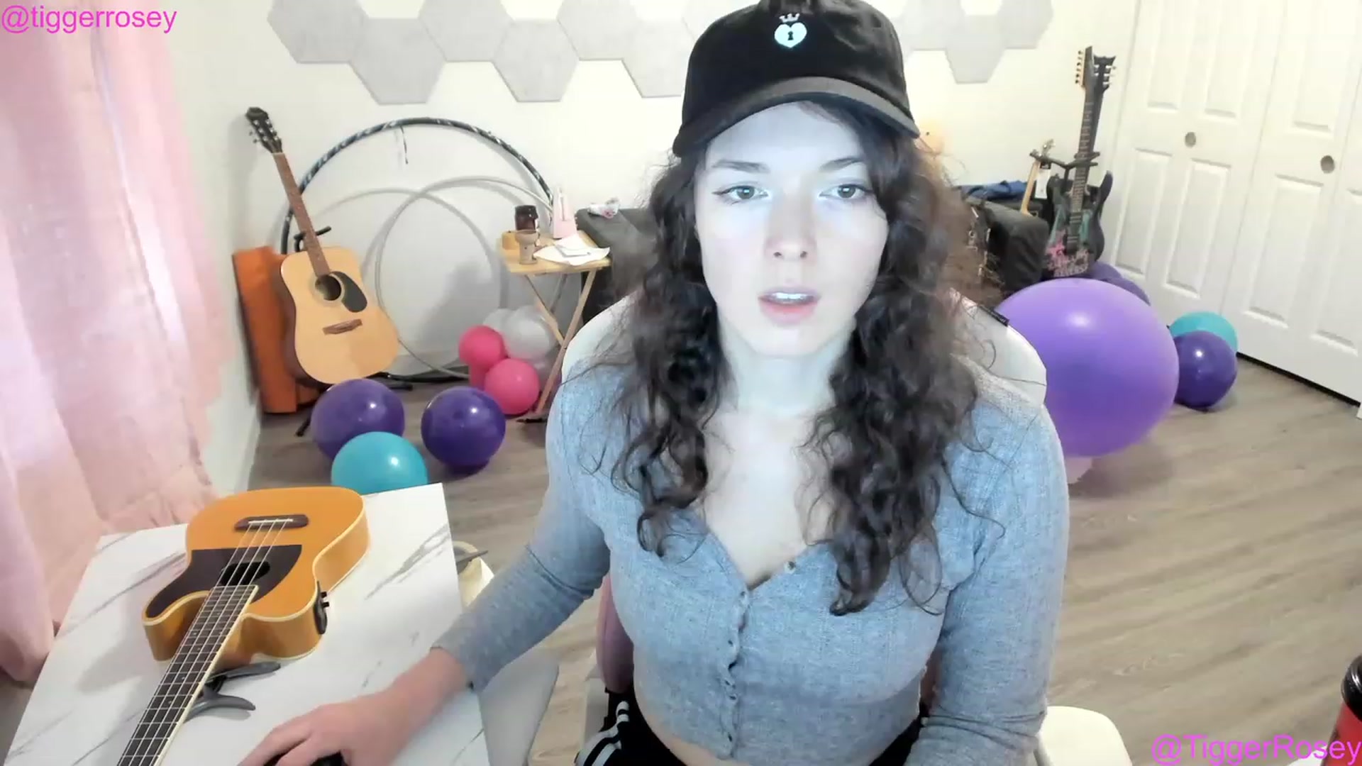 Gallery image thumbnail from TiggerRosey's myfreecams stream on, 04/14/2023, 03:18 image 1 of 20