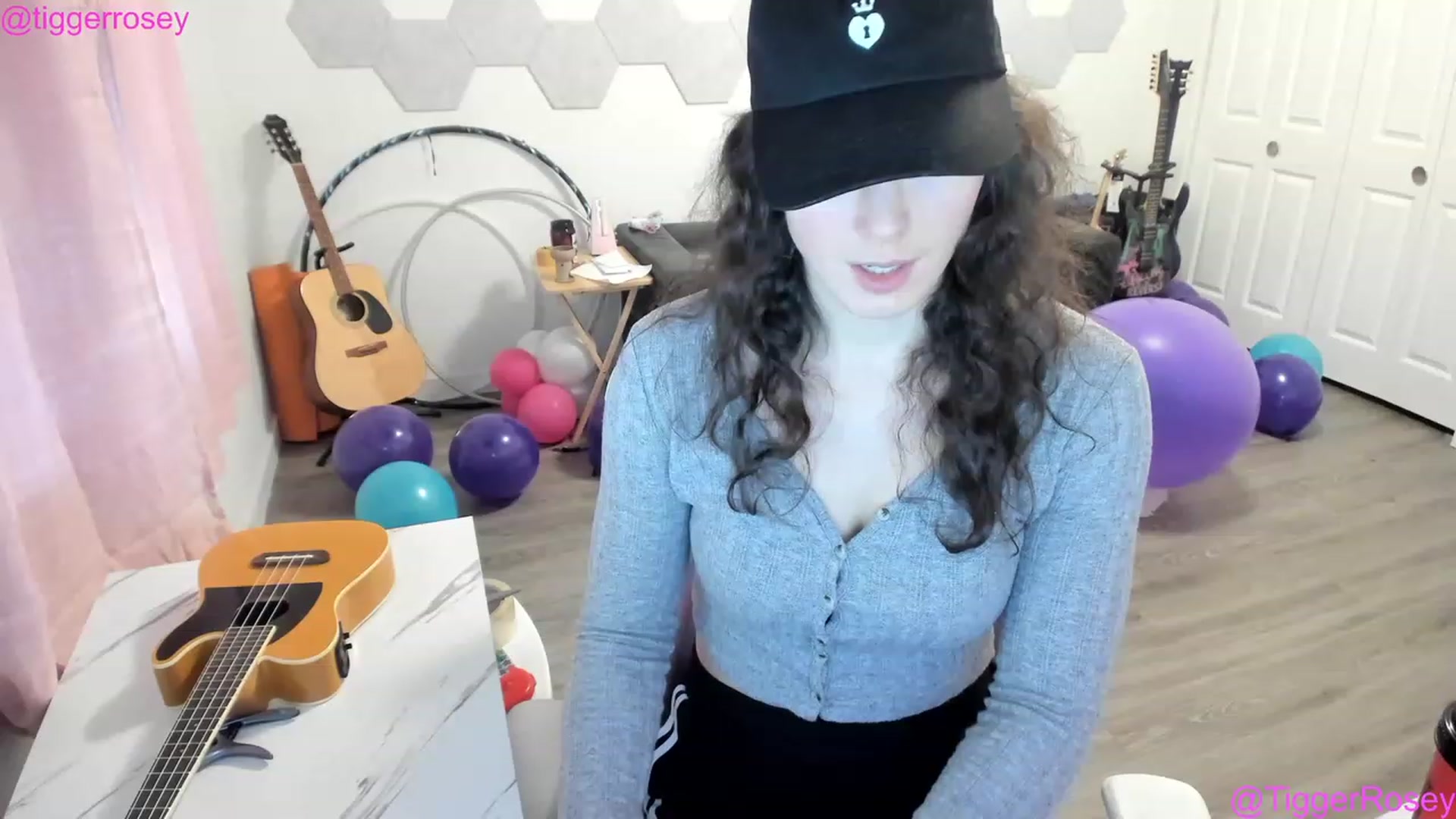 Gallery image thumbnail from TiggerRosey's myfreecams stream on, 04/14/2023, 03:18 image 3 of 20