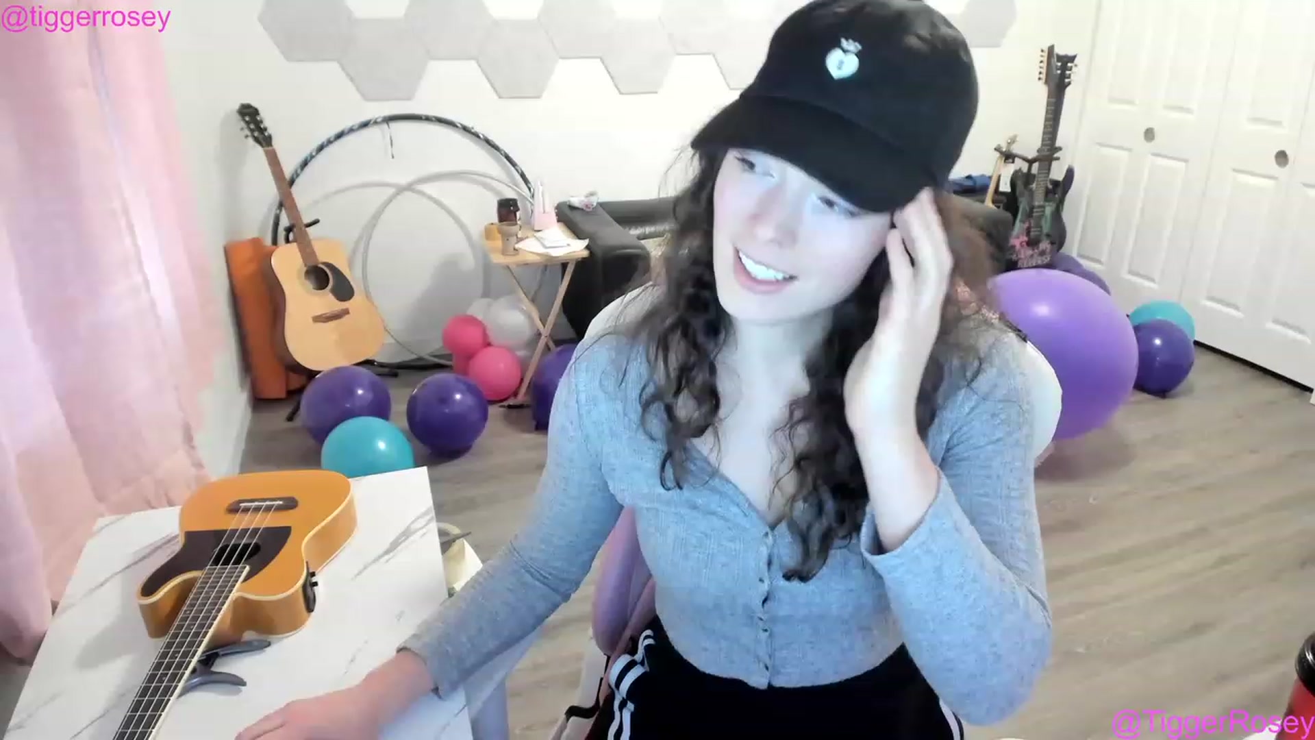 Gallery image thumbnail from TiggerRosey's myfreecams stream on, 04/14/2023, 03:18 image 2 of 20