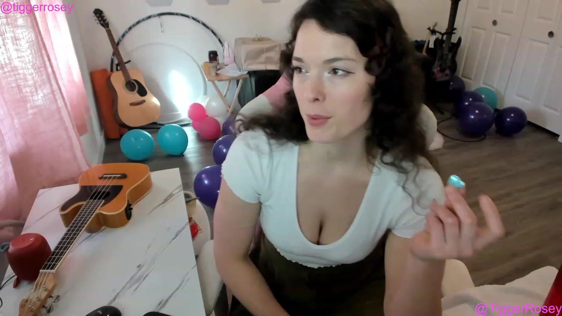 Gallery image thumbnail from TiggerRosey's myfreecams stream on, 04/15/2023, 01:27 image 4 of 20
