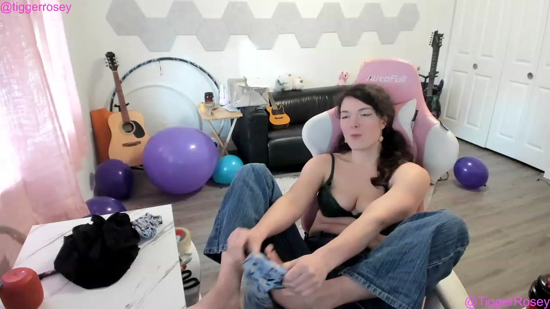 Gallery image thumbnail from TiggerRosey's myfreecams stream on, 04/19/2023, 03:01 image 5 of 20