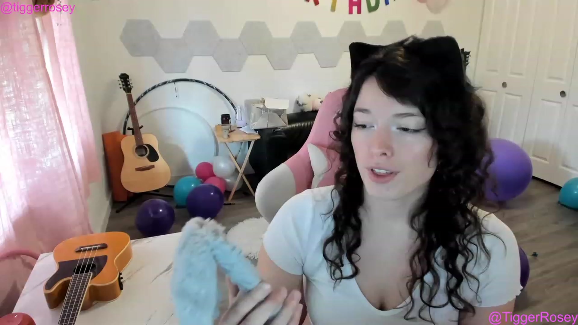 Gallery image thumbnail from TiggerRosey's myfreecams stream on, 04/20/2023, 24:03 image 5 of 20
