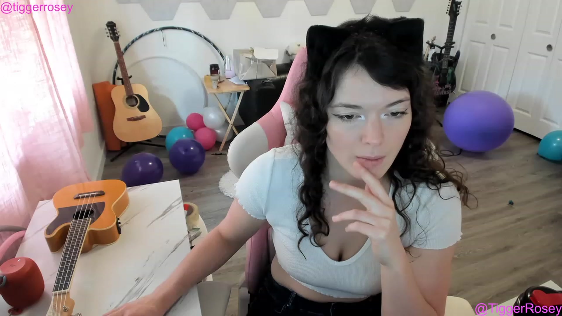 Gallery image thumbnail from TiggerRosey's myfreecams stream on, 04/20/2023, 24:03 image 9 of 20