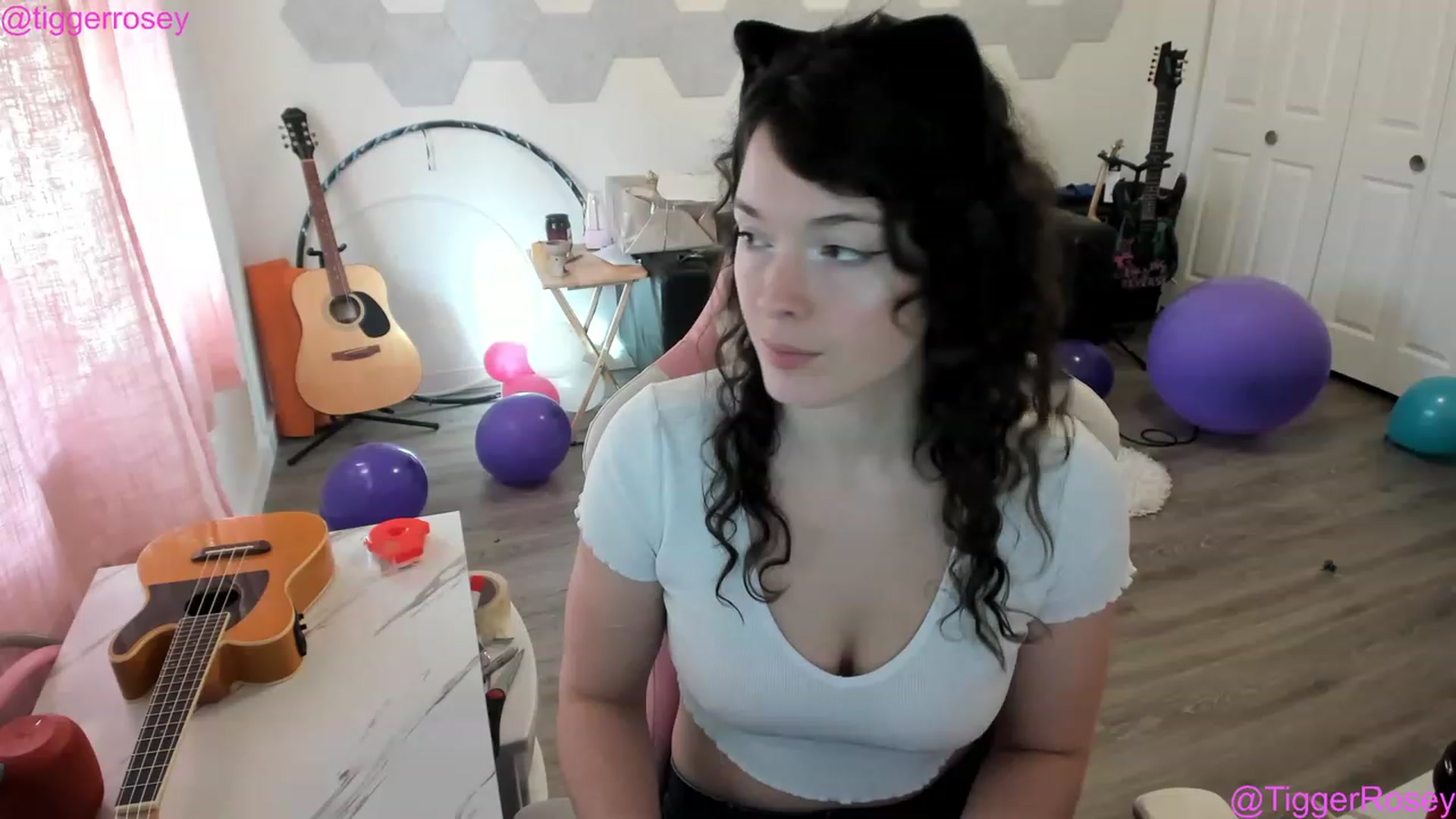Gallery image thumbnail from TiggerRosey's myfreecams stream on, 04/20/2023, 24:03 image 17 of 20