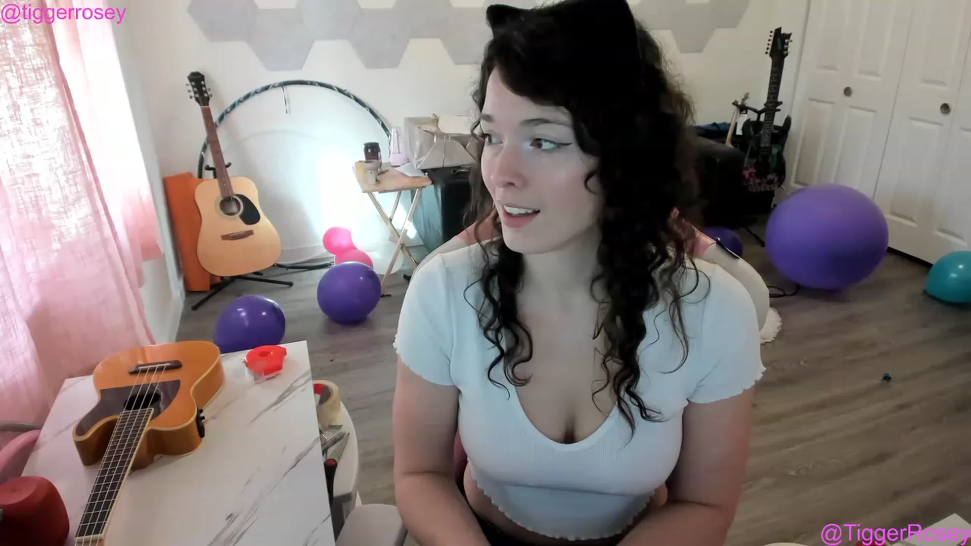 Gallery image thumbnail from TiggerRosey's myfreecams stream on, 04/20/2023, 01:13 image 1 of 20