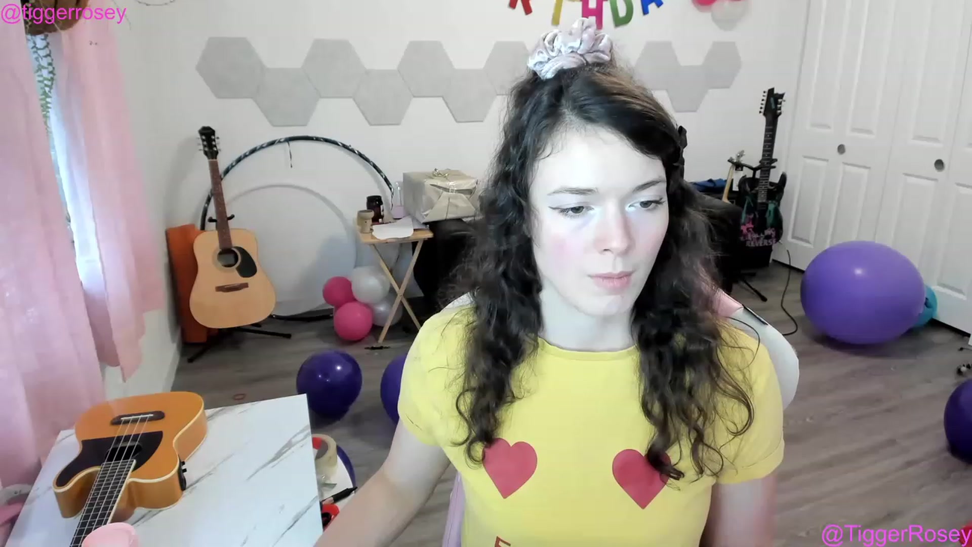 Gallery image thumbnail from TiggerRosey's myfreecams stream on, 04/21/2023, 24:10 image 14 of 20