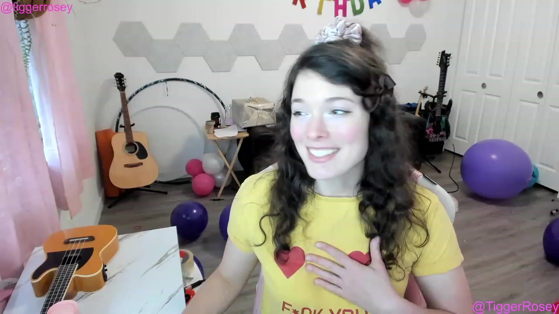 Gallery image thumbnail from TiggerRosey's myfreecams stream on, 04/21/2023, 24:10 image 13 of 20