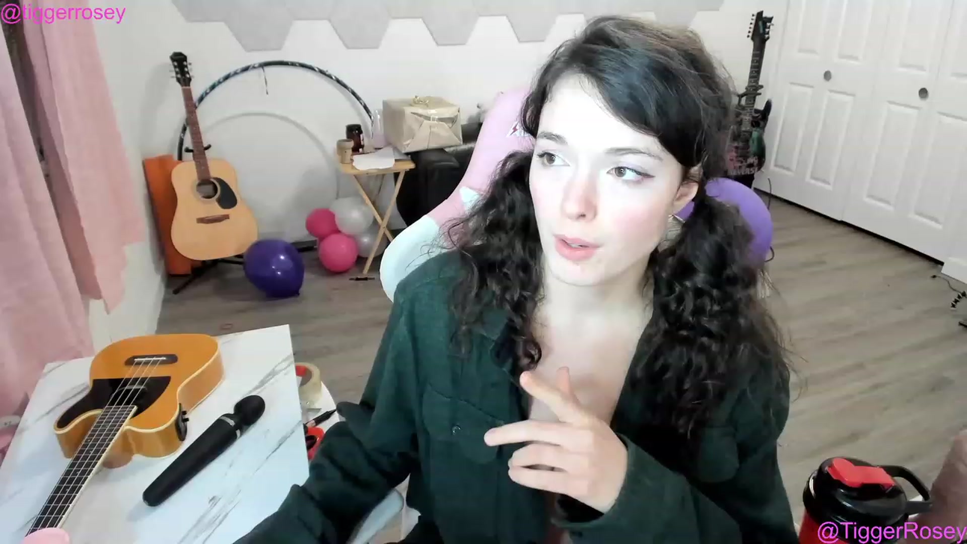 Gallery image thumbnail from TiggerRosey's myfreecams stream on, 04/21/2023, 06:57 image 1 of 20
