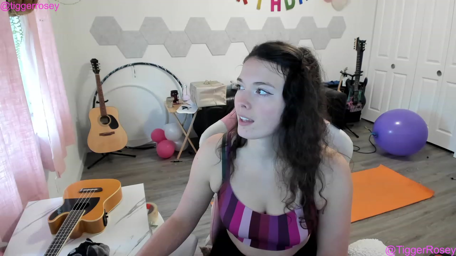 Gallery image thumbnail from TiggerRosey's myfreecams stream on, 04/22/2023, 24:42 image 11 of 20