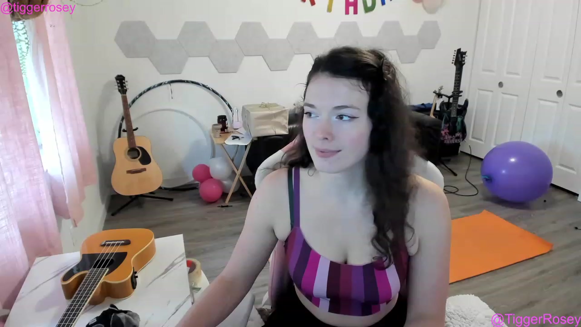 Gallery image thumbnail from TiggerRosey's myfreecams stream on, 04/22/2023, 24:42 image 9 of 20