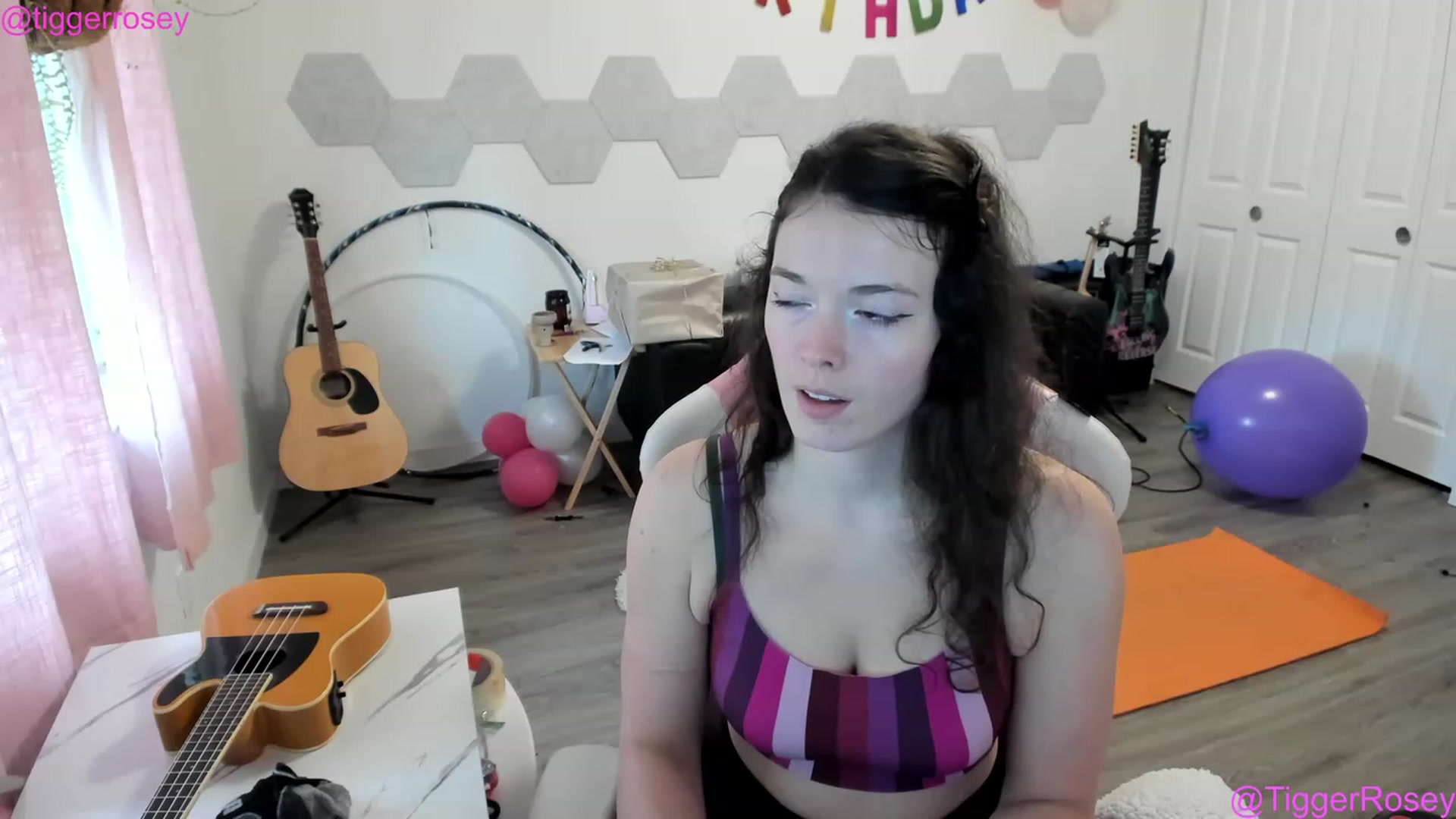 Gallery image thumbnail from TiggerRosey's myfreecams stream on, 04/22/2023, 24:42 image 14 of 20