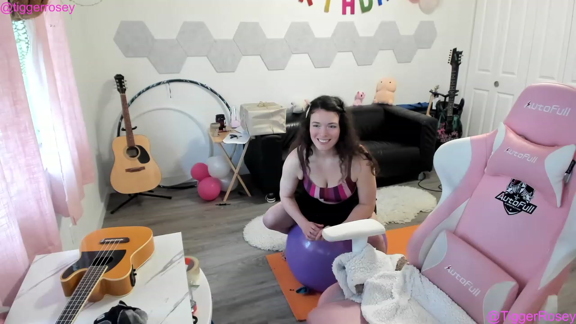 Gallery image thumbnail from TiggerRosey's myfreecams stream on, 04/22/2023, 24:42 image 8 of 20