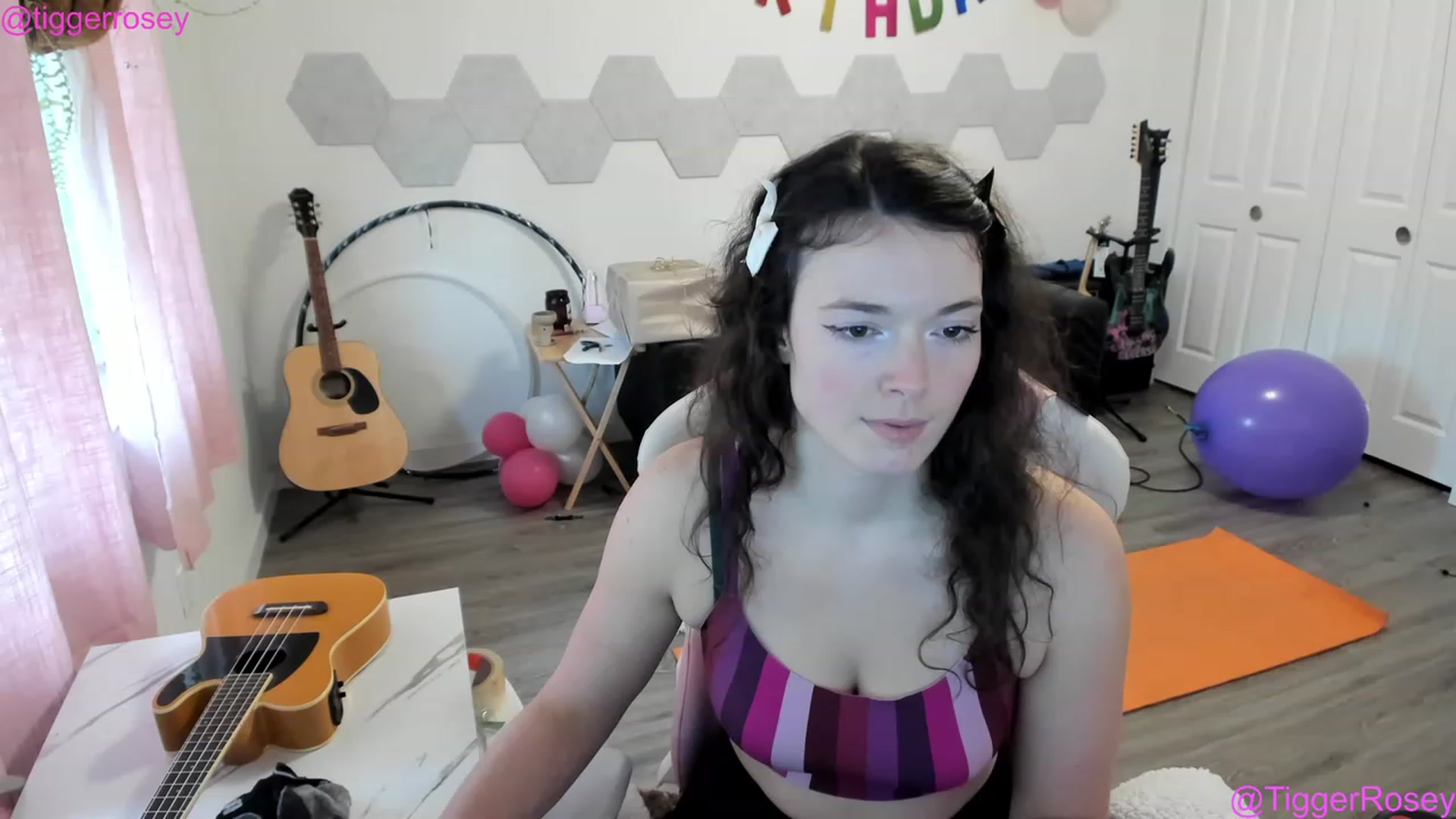 Gallery image thumbnail from TiggerRosey's myfreecams stream on, 04/22/2023, 24:42 image 13 of 20