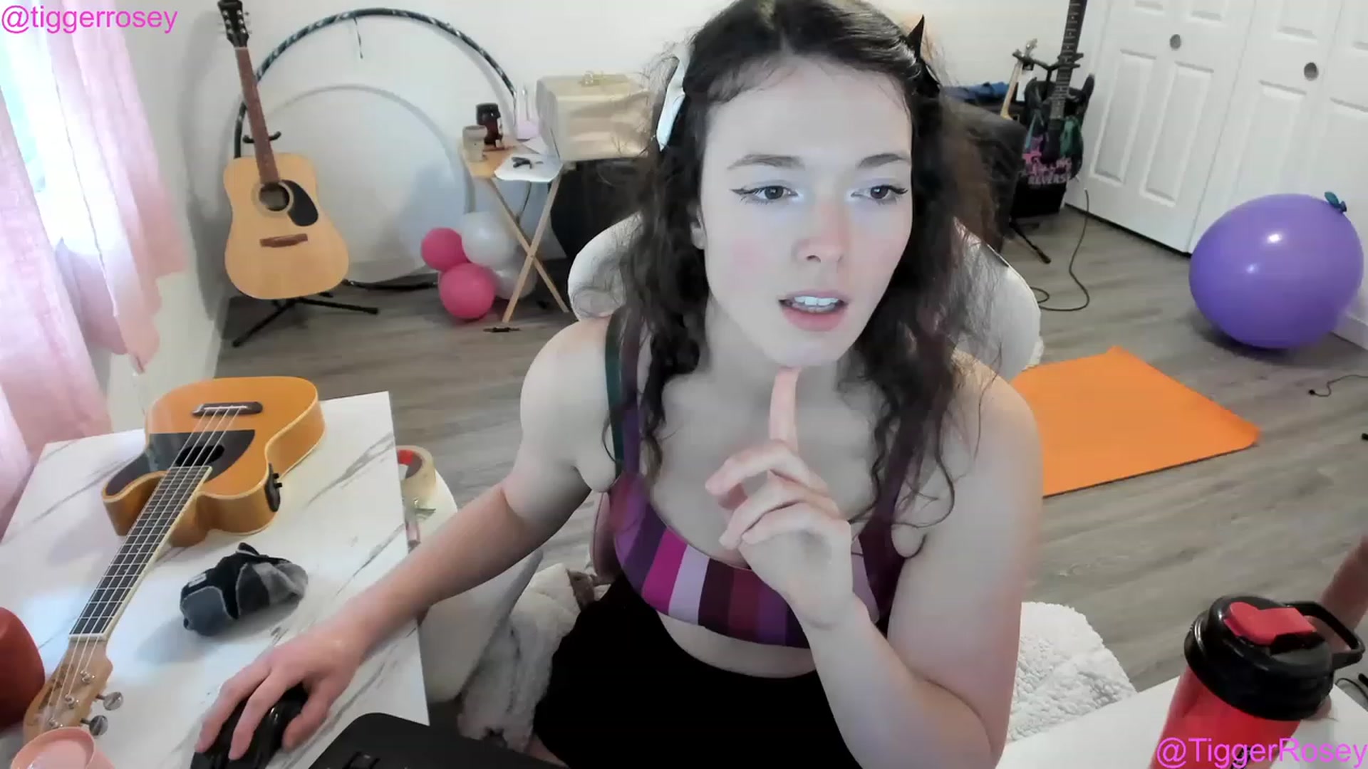 Gallery image thumbnail from TiggerRosey's myfreecams stream on, 04/22/2023, 24:42 image 2 of 20