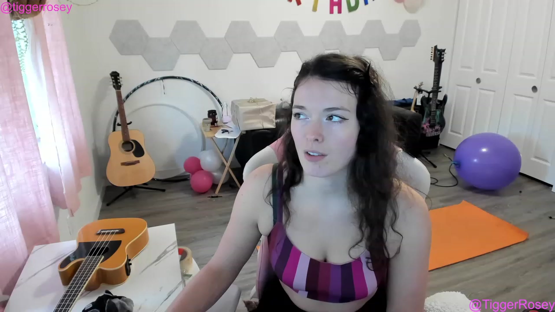 Gallery image thumbnail from TiggerRosey's myfreecams stream on, 04/22/2023, 24:42 image 12 of 20