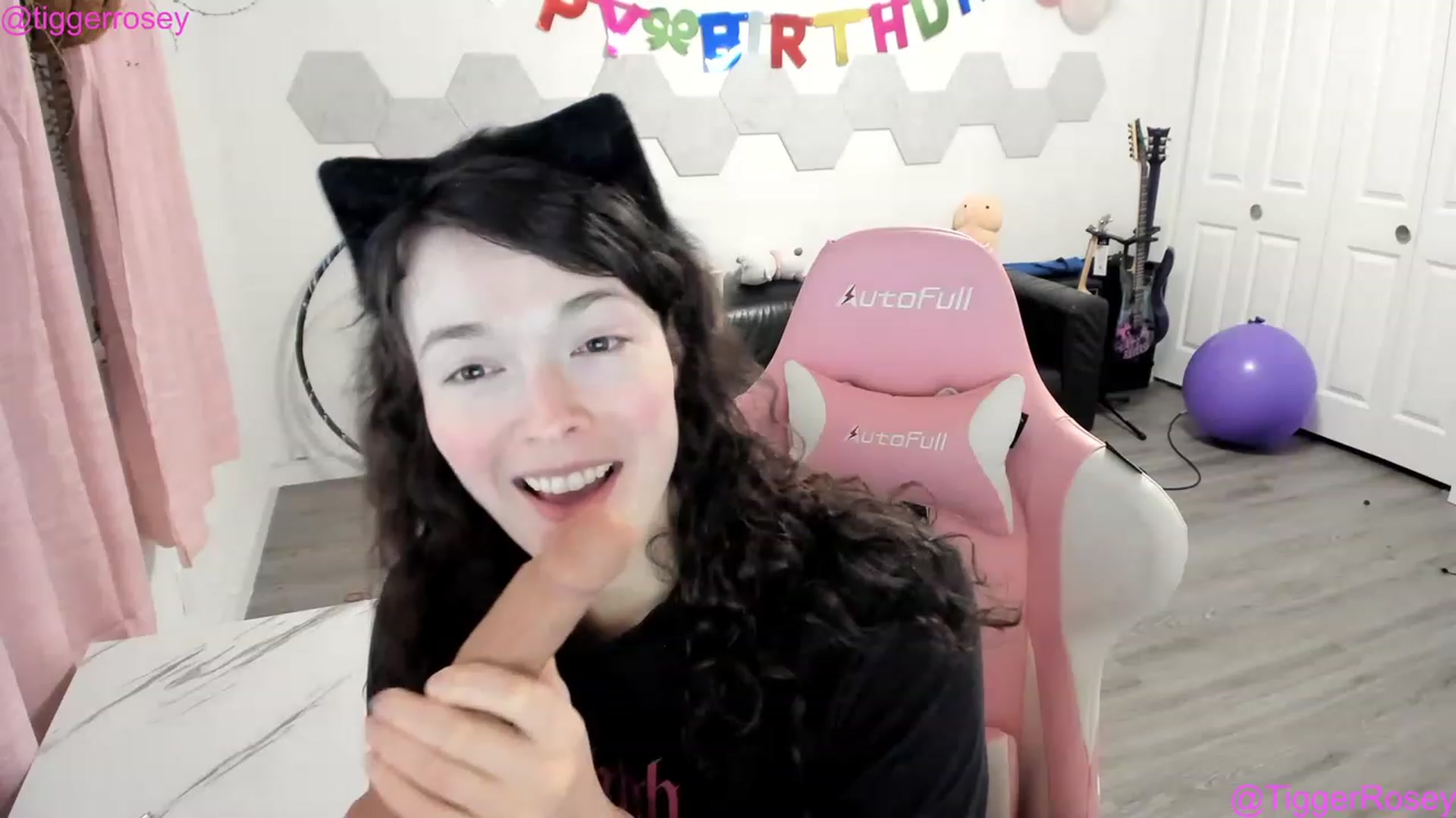 Gallery image thumbnail from TiggerRosey's myfreecams stream on, 04/25/2023, 04:05 image 20 of 20