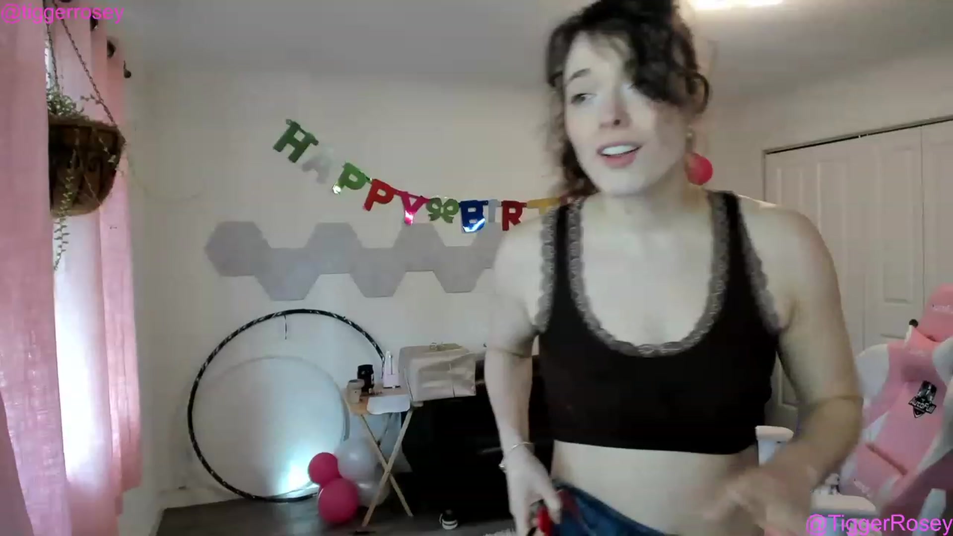 Gallery image thumbnail from TiggerRosey's myfreecams stream on, 04/25/2023, 23:54 image 18 of 20