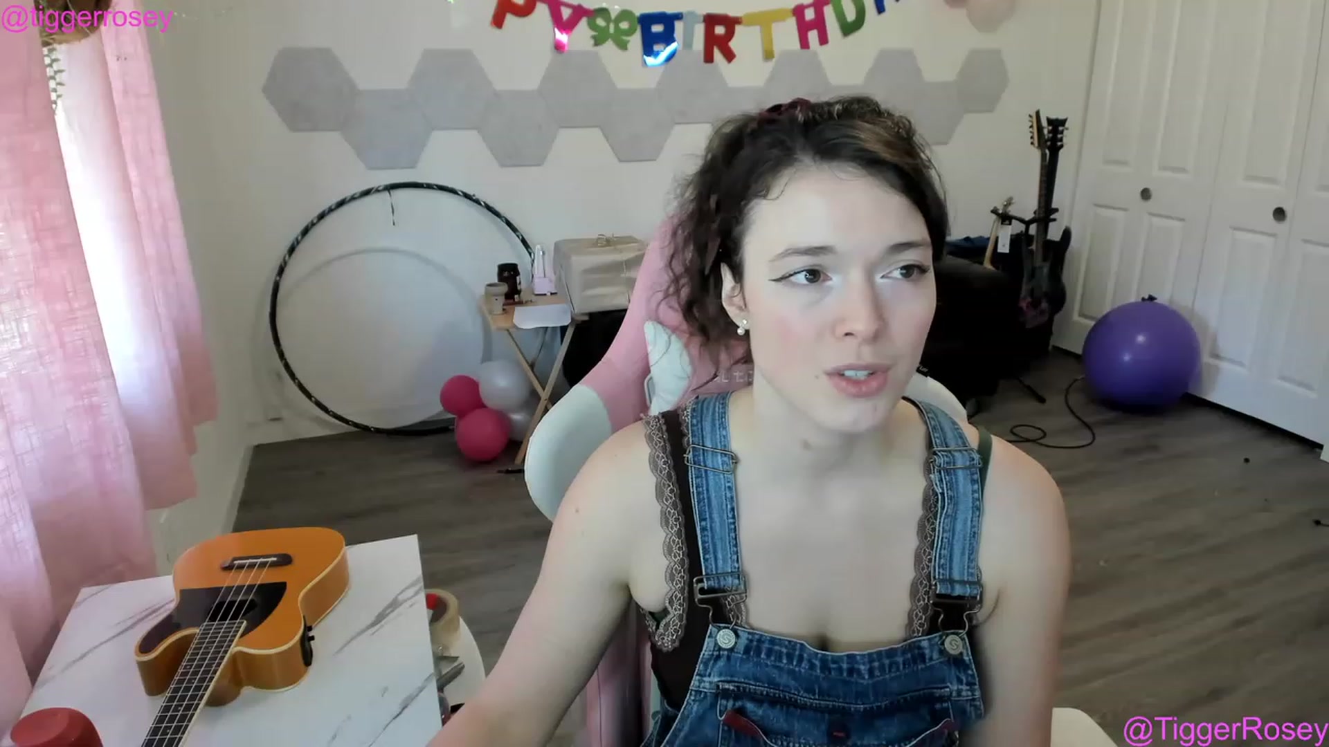 Gallery image thumbnail from TiggerRosey's myfreecams stream on, 04/25/2023, 23:54 image 2 of 20