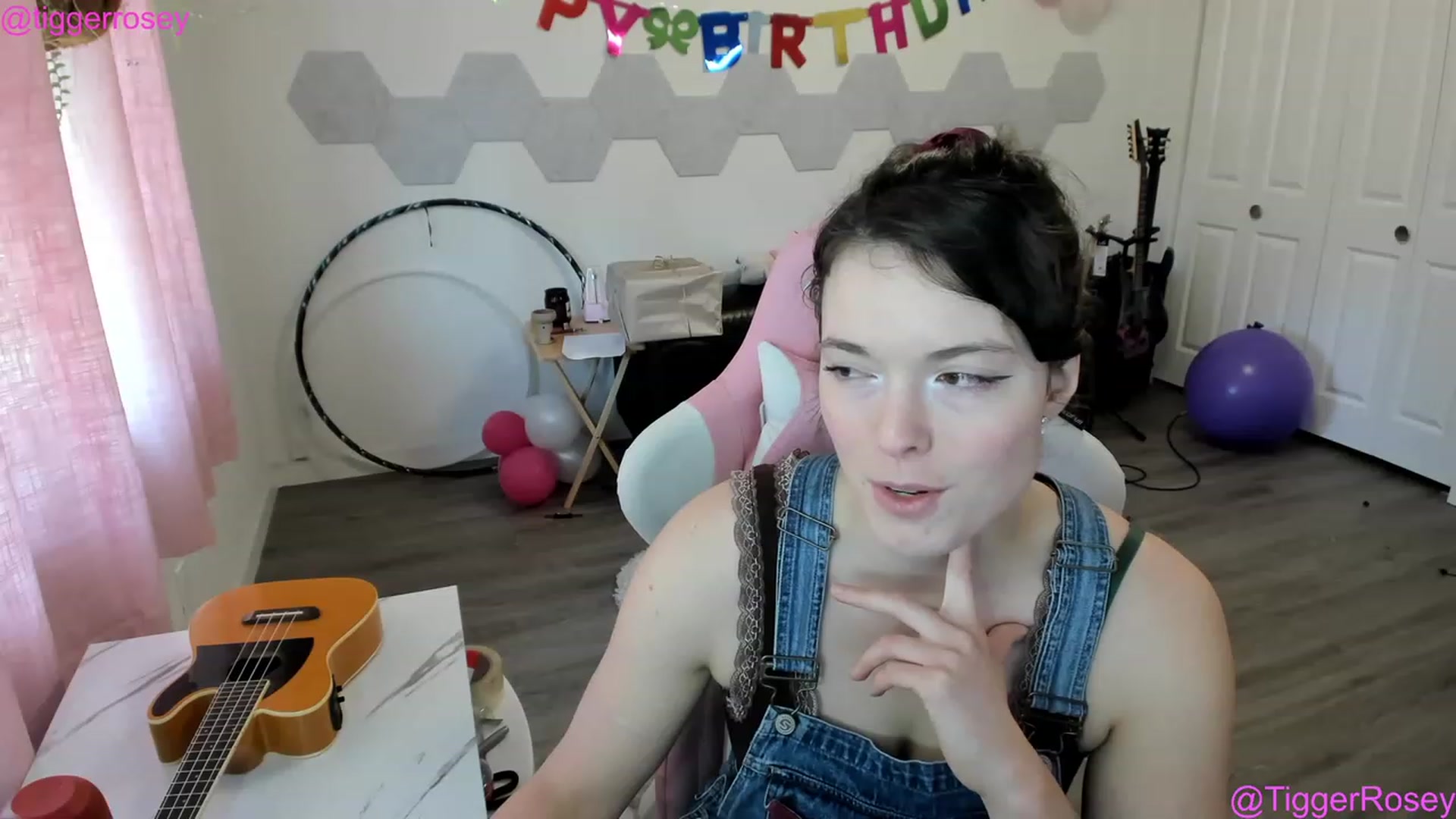 Gallery image thumbnail from TiggerRosey's myfreecams stream on, 04/25/2023, 23:54 image 3 of 20