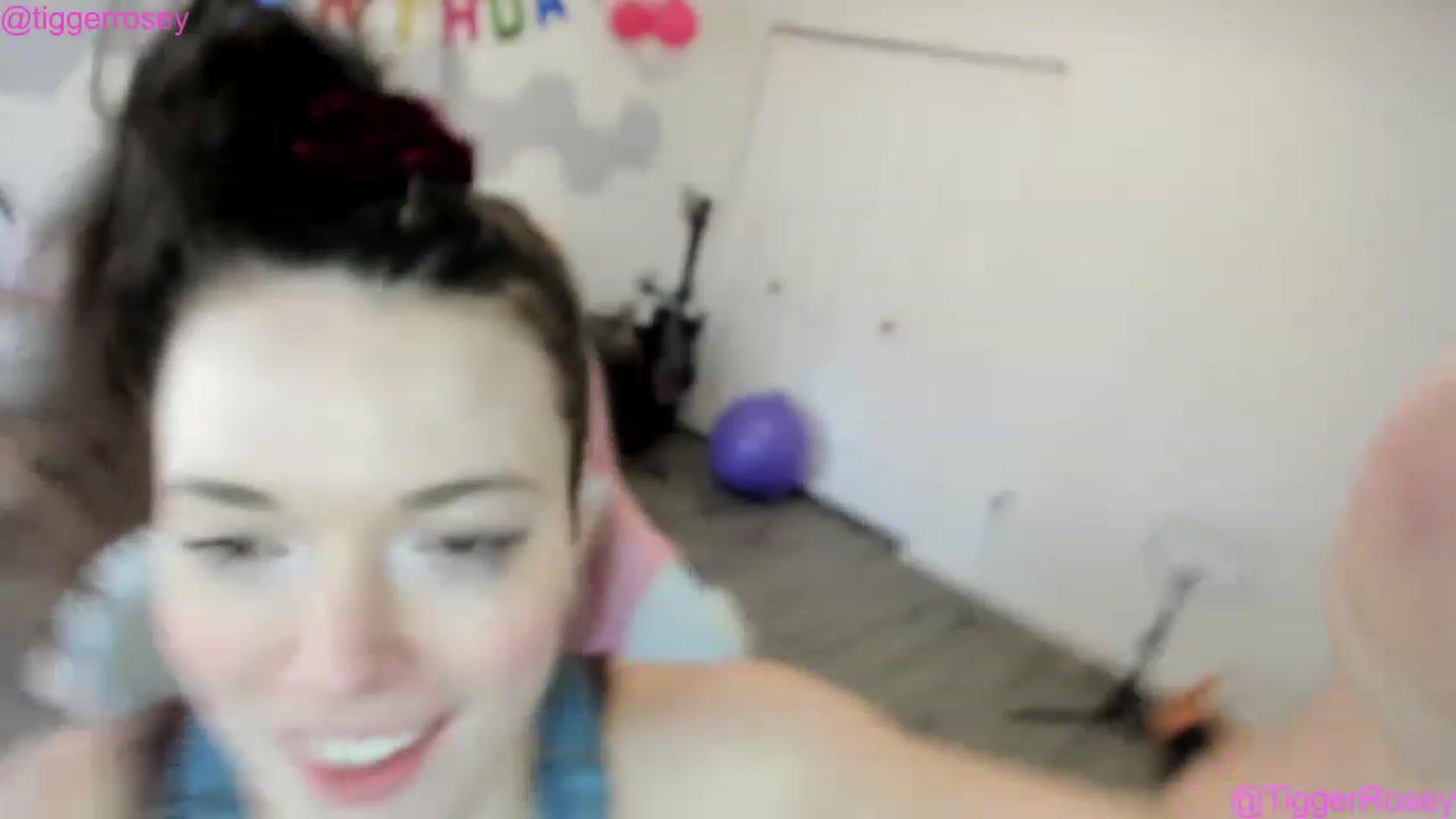 Gallery image thumbnail from TiggerRosey's myfreecams stream on, 04/25/2023, 23:54 image 19 of 20