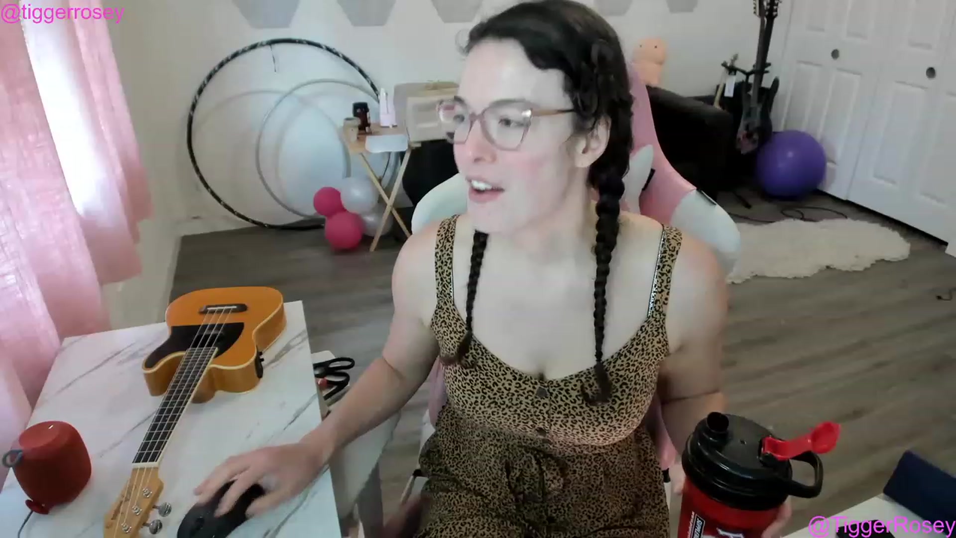 Gallery image thumbnail from TiggerRosey's myfreecams stream on, 04/26/2023, 23:33 image 19 of 20