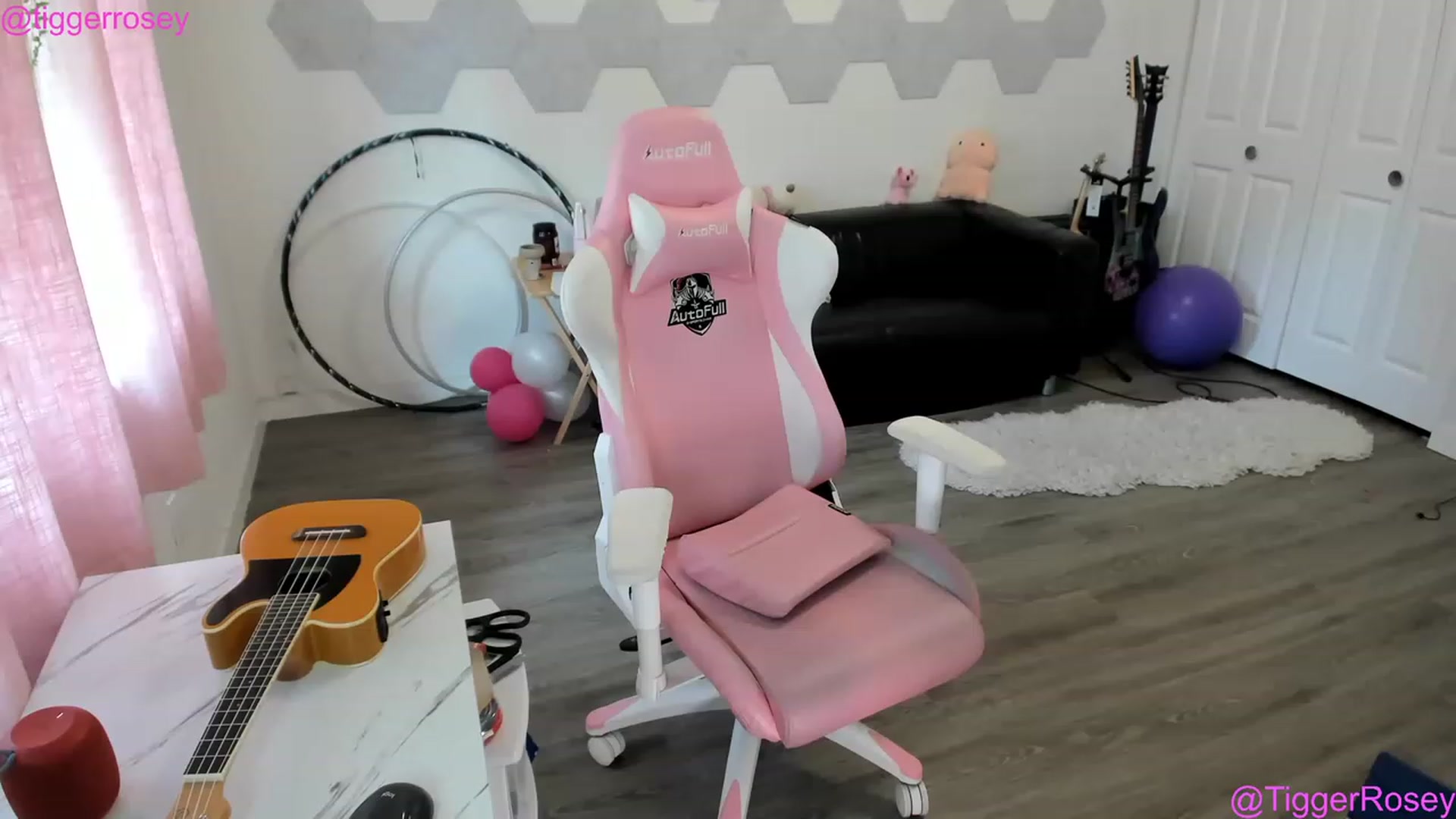 Gallery image thumbnail from TiggerRosey's myfreecams stream on, 04/26/2023, 23:33 image 16 of 20