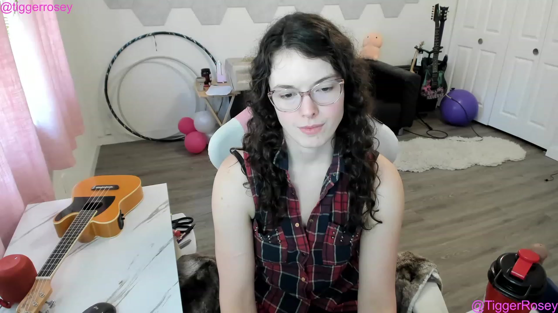 Gallery image thumbnail from TiggerRosey's myfreecams stream on, 04/27/2023, 23:49 image 1 of 20