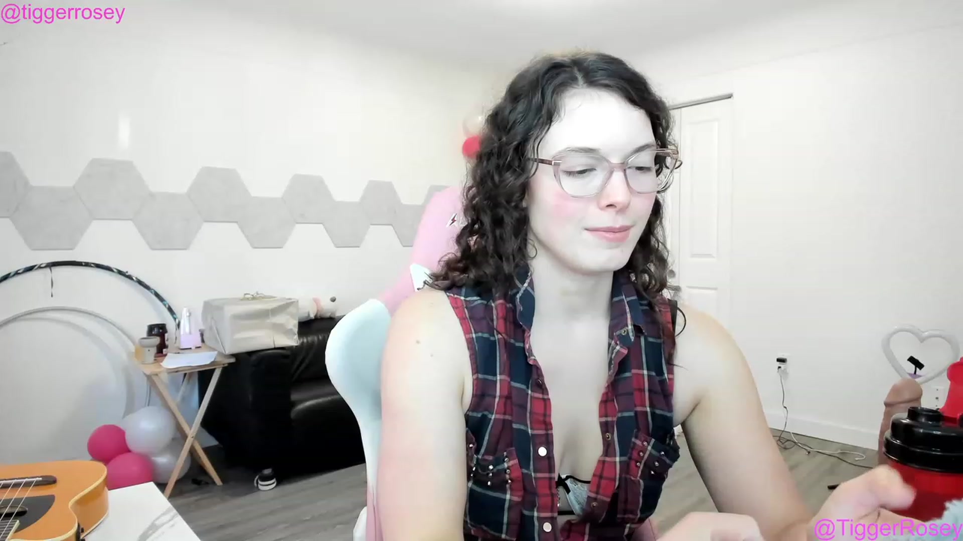 Gallery image thumbnail from TiggerRosey's myfreecams stream on, 04/27/2023, 23:49 image 7 of 20