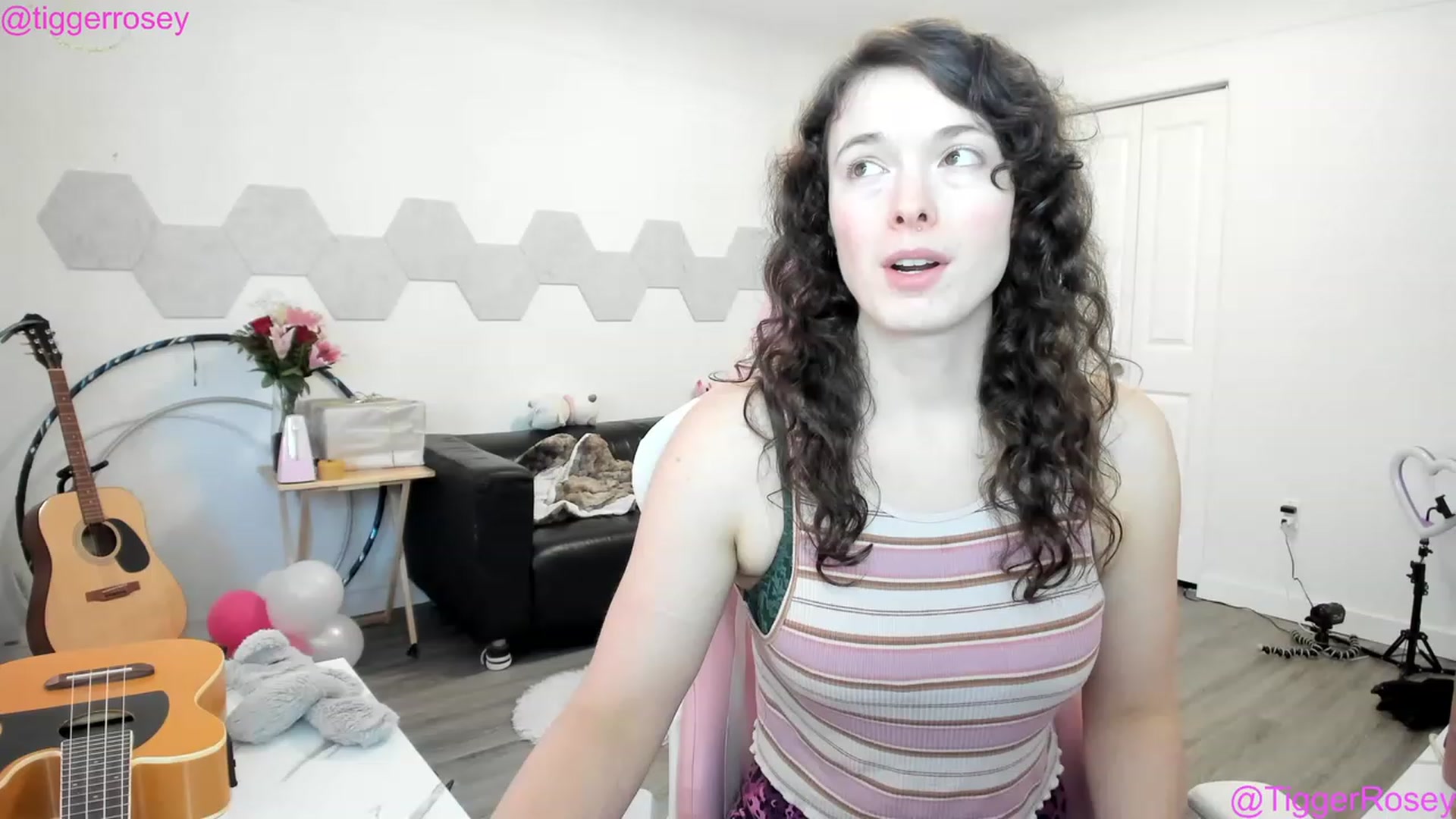 Gallery image thumbnail from TiggerRosey's myfreecams stream on, 04/28/2023, 21:02 image 1 of 20