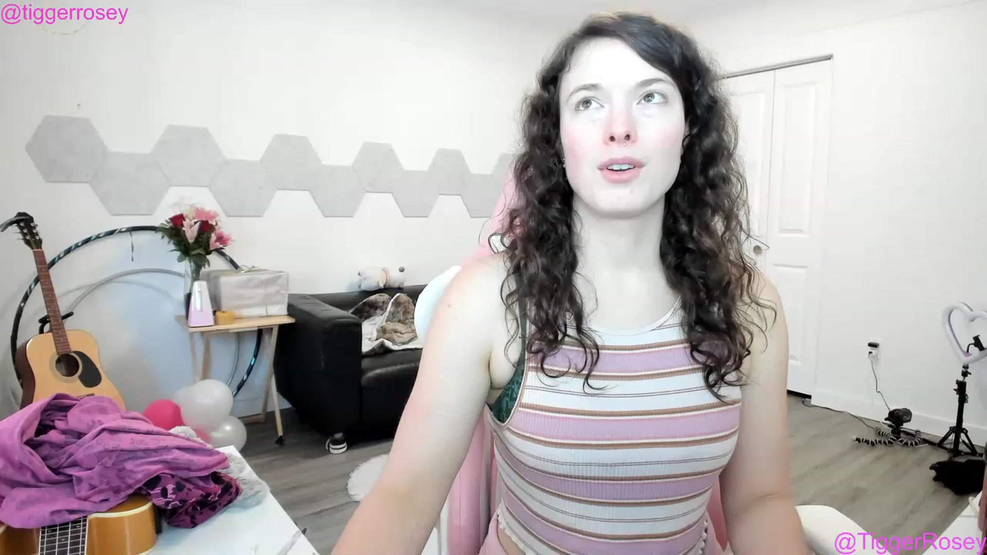 Gallery image thumbnail from TiggerRosey's myfreecams stream on, 04/28/2023, 21:02 image 5 of 20