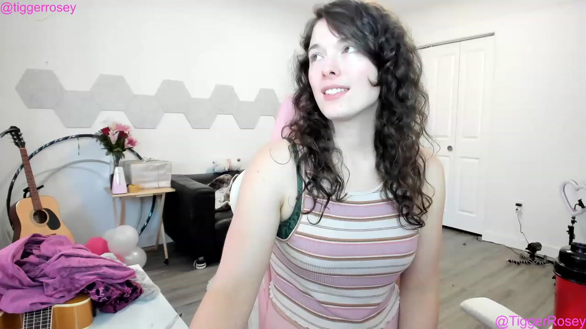 Gallery image thumbnail from TiggerRosey's myfreecams stream on, 04/28/2023, 21:02 image 8 of 20