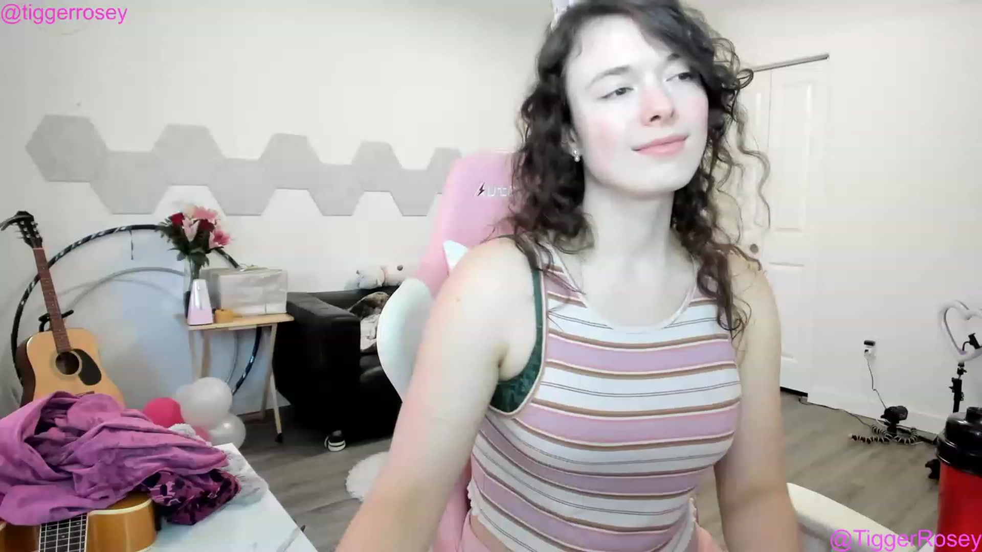 Gallery image thumbnail from TiggerRosey's myfreecams stream on, 04/28/2023, 21:02 image 10 of 20