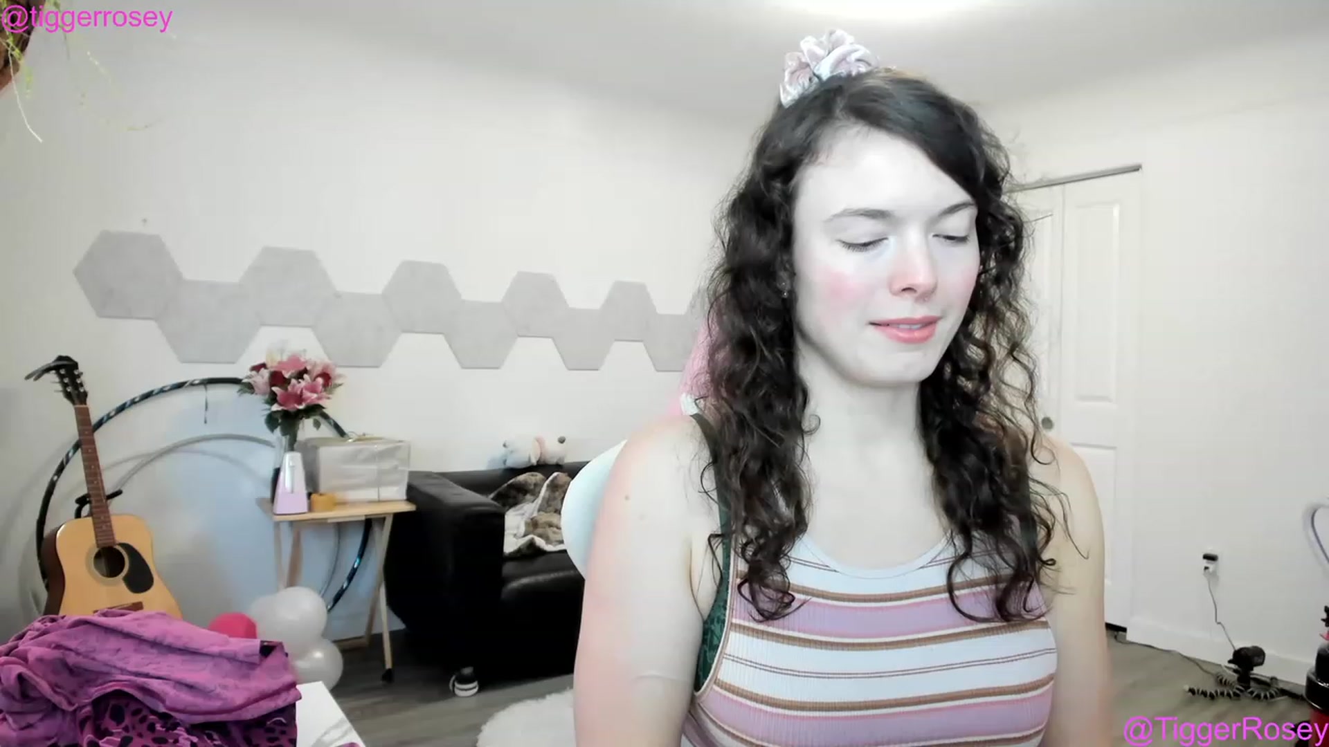 Gallery image thumbnail from TiggerRosey's myfreecams stream on, 04/28/2023, 21:02 image 19 of 20
