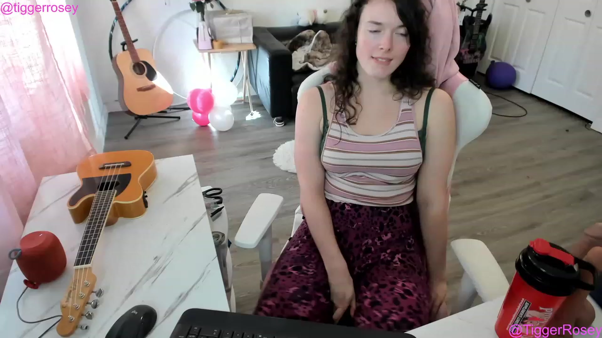 Gallery image thumbnail from TiggerRosey's myfreecams stream on, 04/29/2023, 24:02 image 8 of 20
