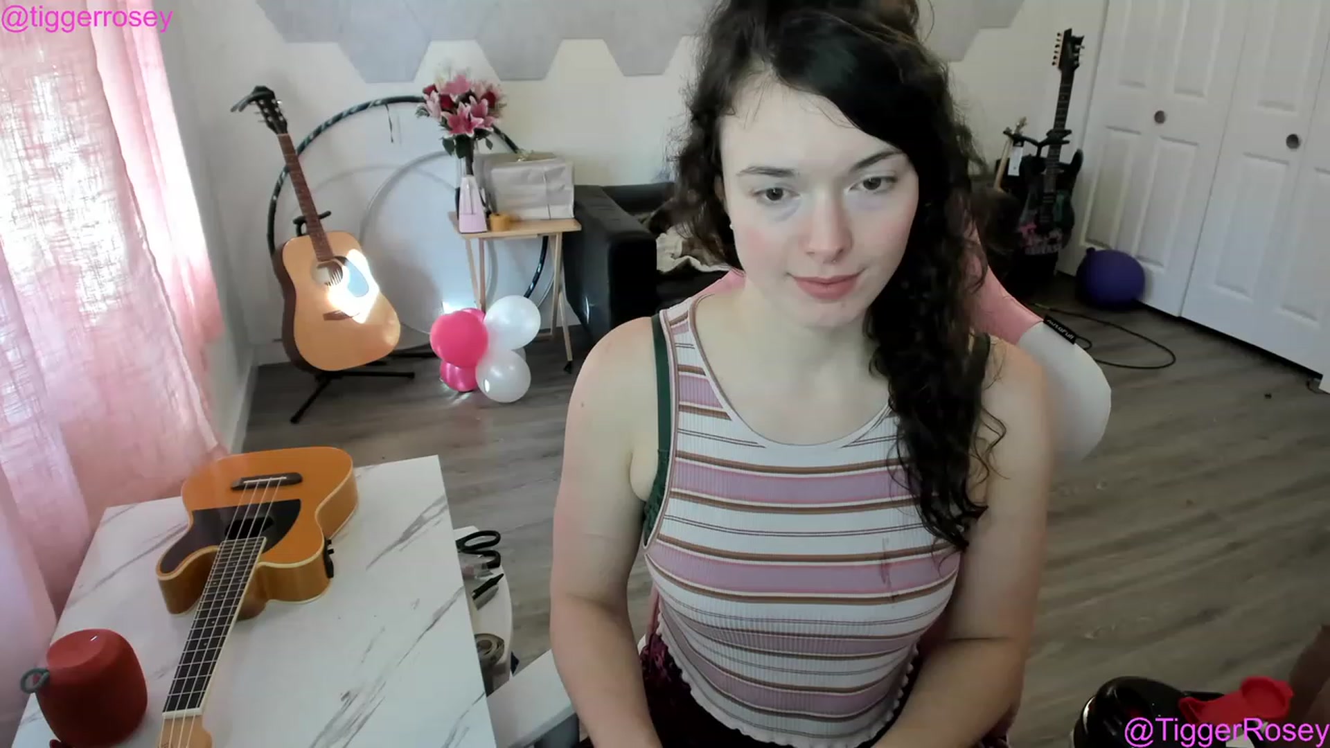 Gallery image thumbnail from TiggerRosey's myfreecams stream on, 04/29/2023, 24:02 image 4 of 20