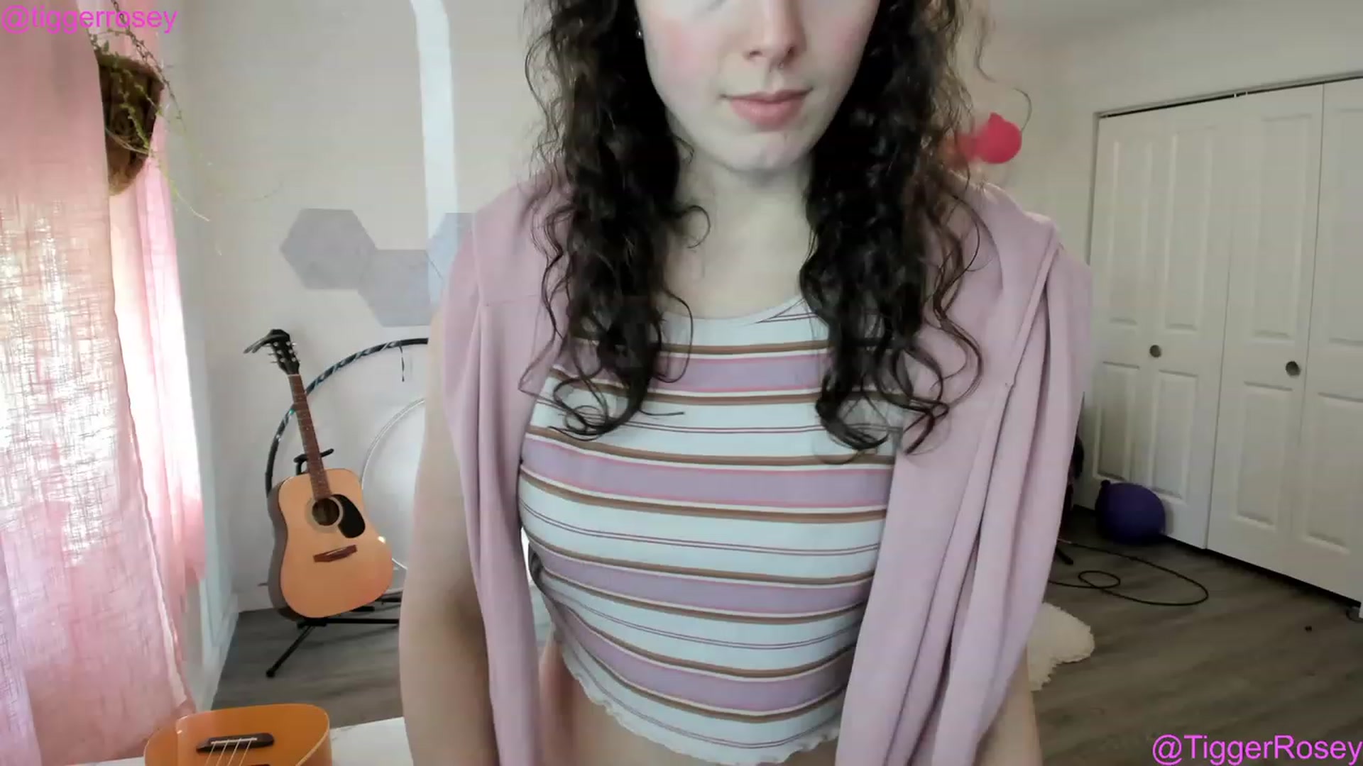 Gallery image thumbnail from TiggerRosey's myfreecams stream on, 04/29/2023, 24:02 image 11 of 20