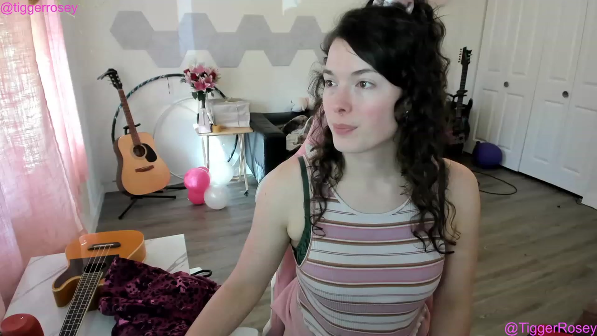 Gallery image thumbnail from TiggerRosey's myfreecams stream on, 04/29/2023, 24:02 image 12 of 20
