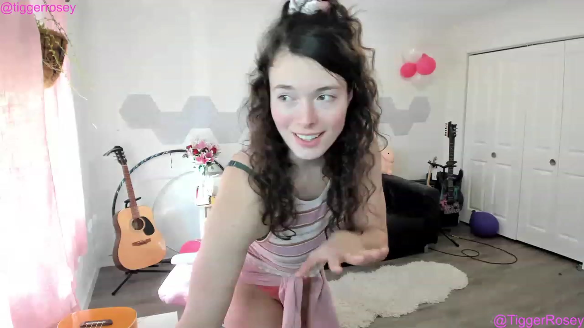 Gallery image thumbnail from TiggerRosey's myfreecams stream on, 04/29/2023, 24:47 image 14 of 20