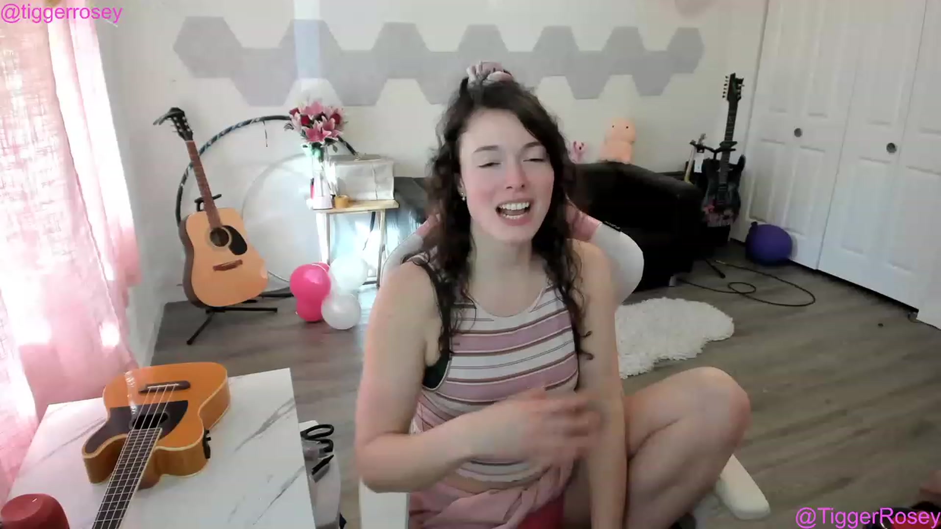 Gallery image thumbnail from TiggerRosey's myfreecams stream on, 04/29/2023, 24:47 image 12 of 20