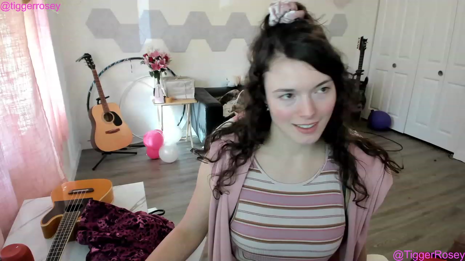 Gallery image thumbnail from TiggerRosey's myfreecams stream on, 04/29/2023, 24:47 image 1 of 20