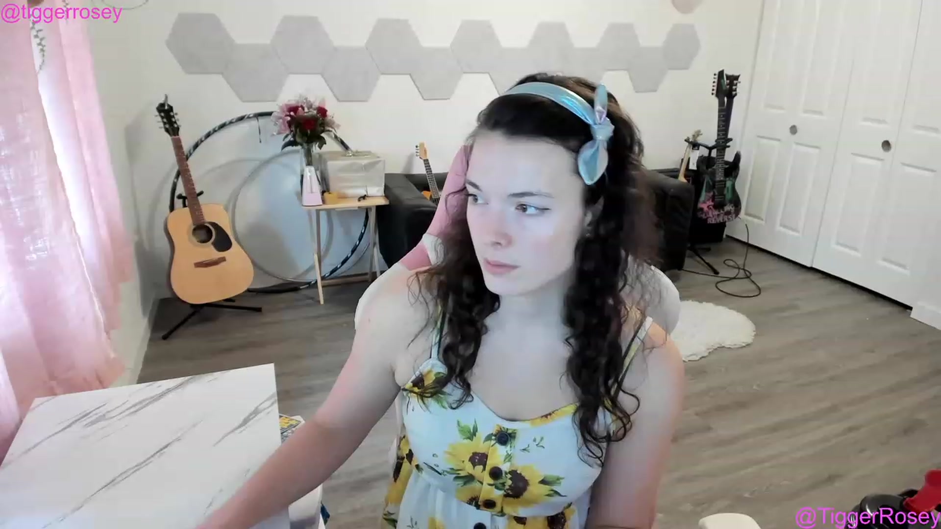 Gallery image thumbnail from TiggerRosey's myfreecams stream on, 05/02/2023, 01:20 image 2 of 20