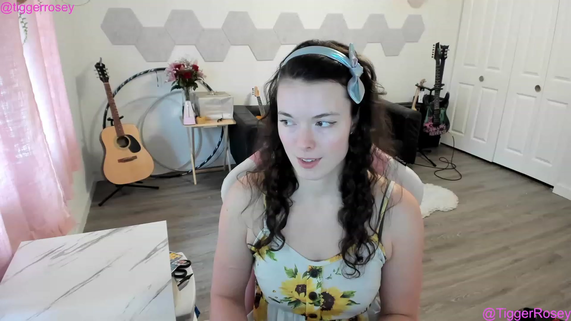 Gallery image thumbnail from TiggerRosey's myfreecams stream on, 05/02/2023, 01:20 image 1 of 20