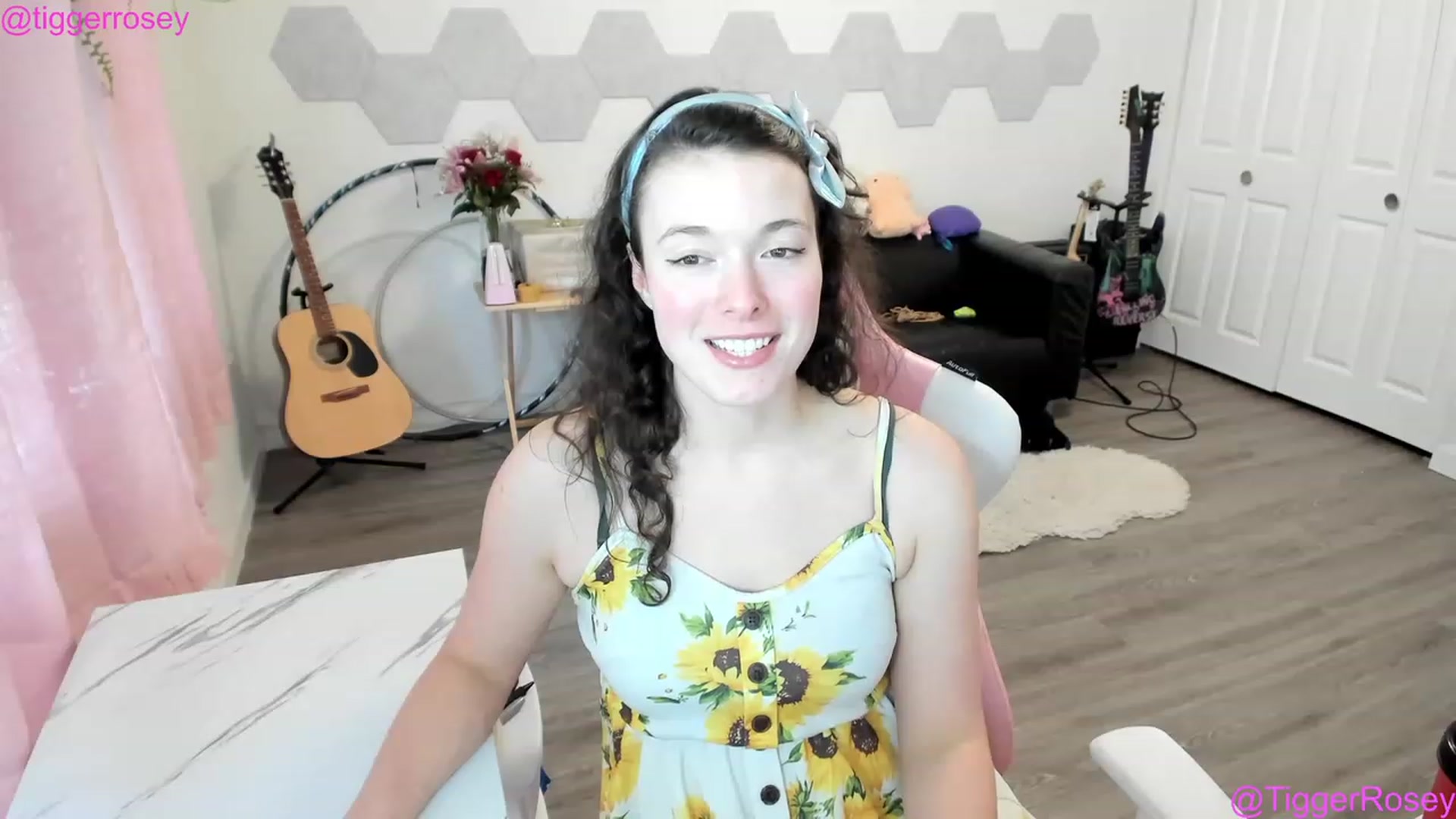 Gallery image thumbnail from TiggerRosey's myfreecams stream on, 05/02/2023, 01:20 image 12 of 20