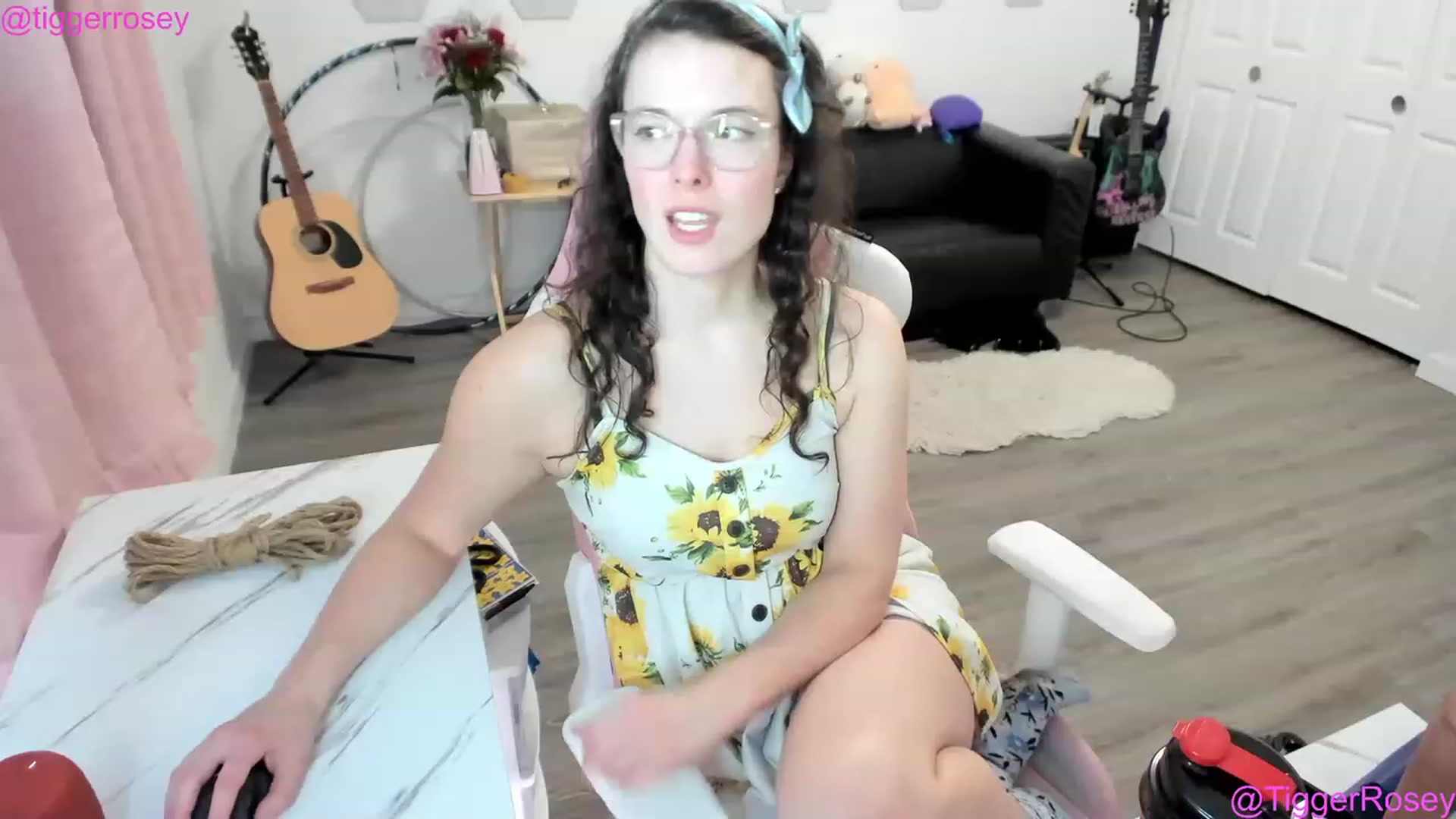 Gallery image thumbnail from TiggerRosey's myfreecams stream on, 05/02/2023, 04:16 image 10 of 20